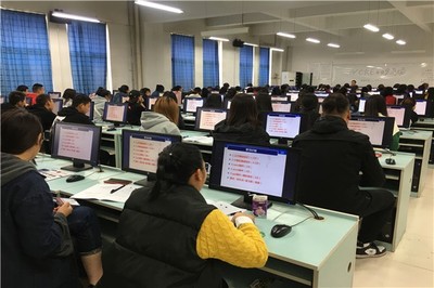 新華計(jì)算機(jī)培訓(xùn)班 開啟您的數(shù)字未來之門